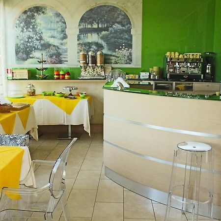 Hotel Il Monte セラヴァッレ エクステリア 写真