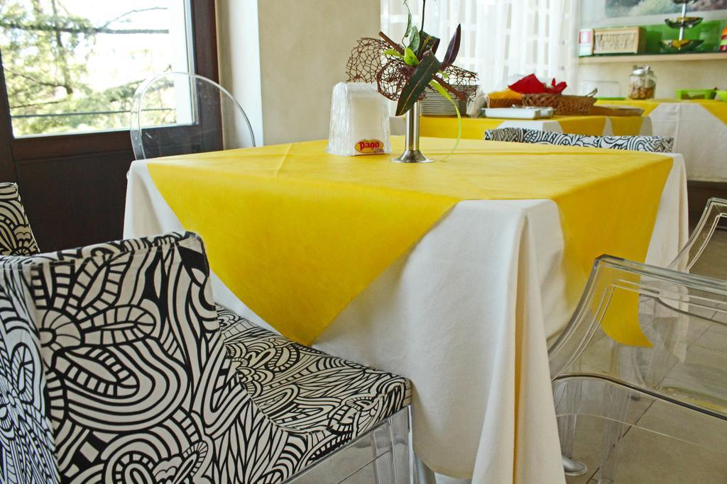 Hotel Il Monte セラヴァッレ エクステリア 写真