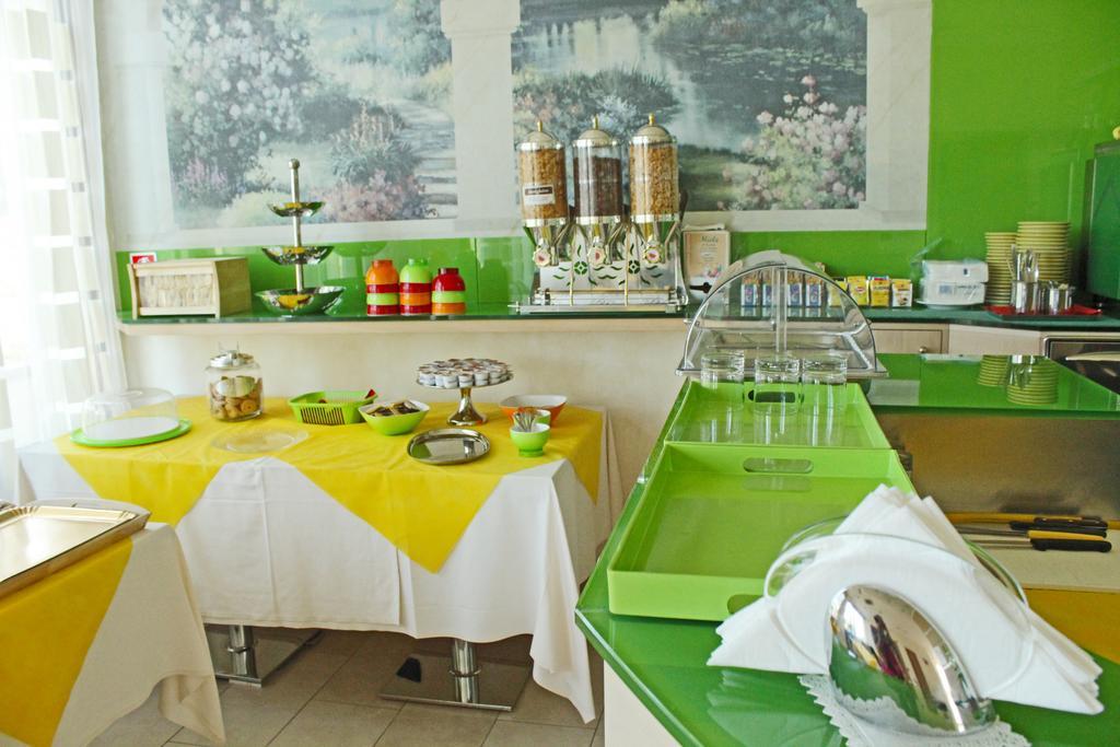 Hotel Il Monte セラヴァッレ エクステリア 写真