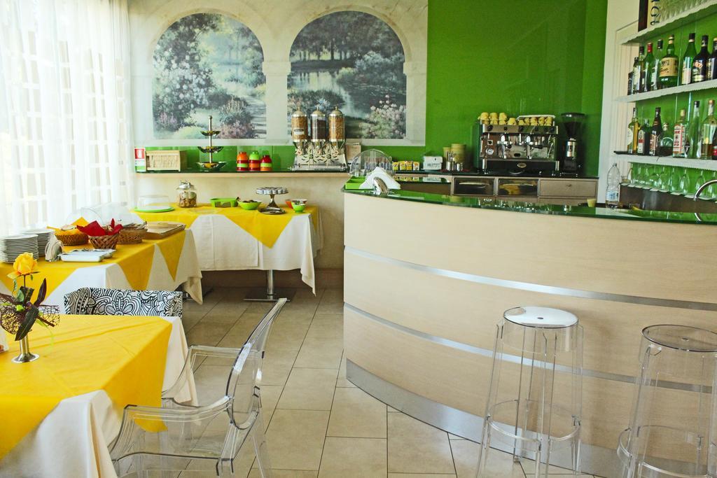 Hotel Il Monte セラヴァッレ エクステリア 写真